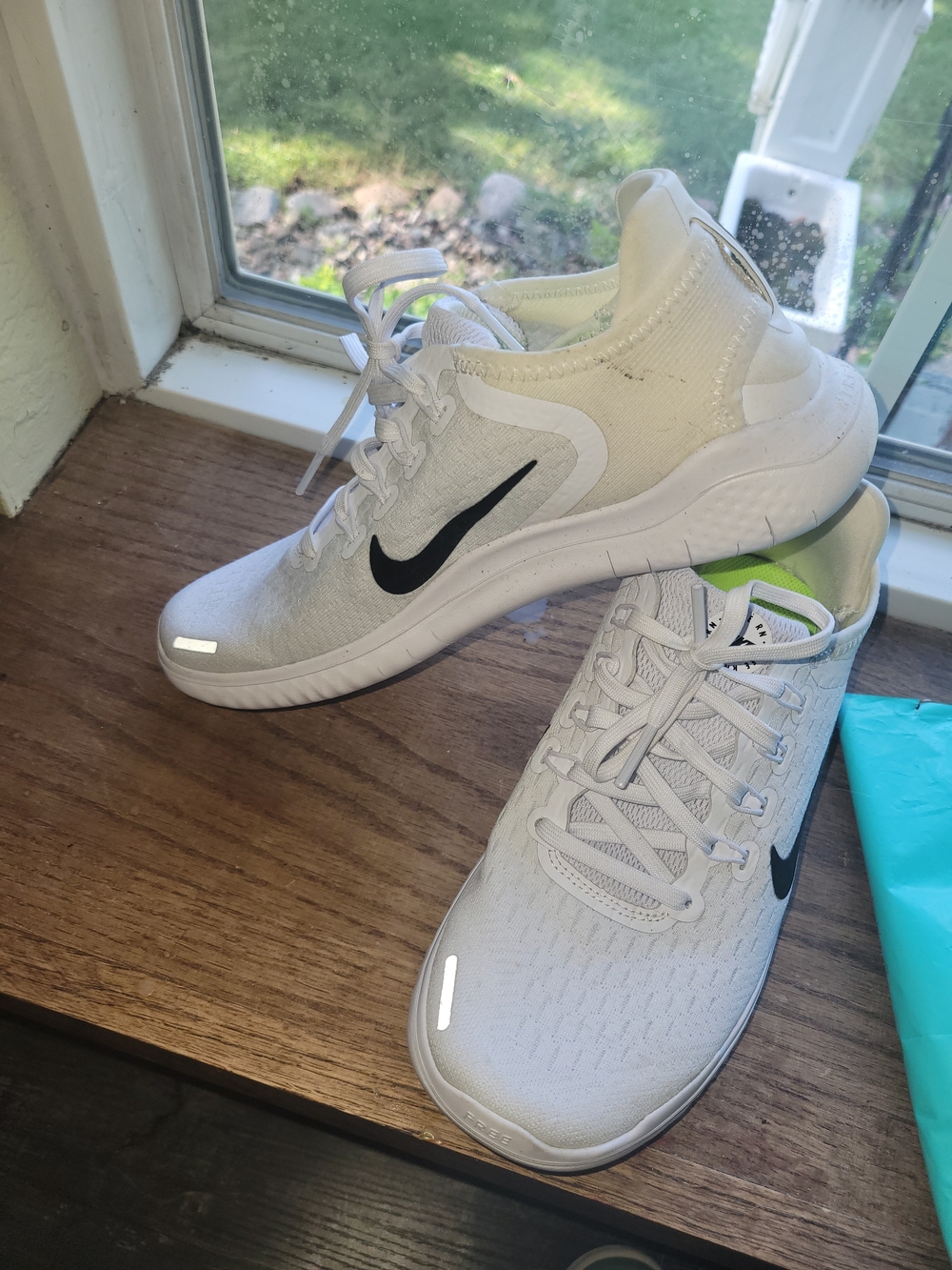 Nike Women's White Running Shoes with Black Swoosh - Picture 3 of 8